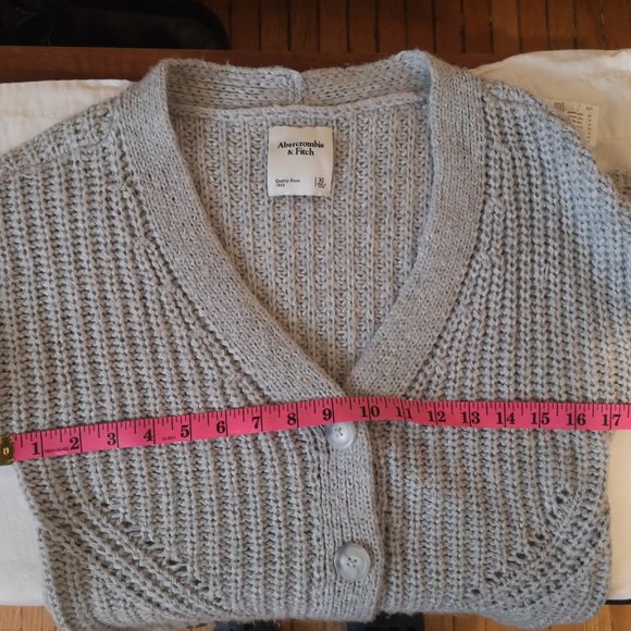Abercrombie & Fitch classic gray vneck cardigan - Picture 9 of 11